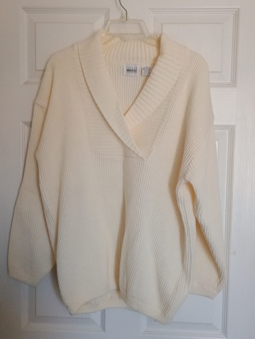 EUC Leslie Fay Separates Cream Ribbed V-Neck Sweater Size M